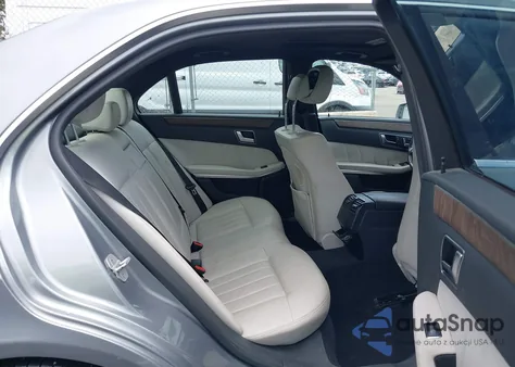 2014 Mercedes-Benz E 550 4Matic z USA, uszkodzony, nr VIN WDDHF9BB2EB027738